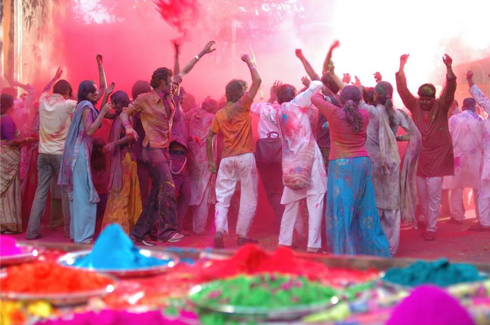 Tradicional festa indiana, festival Happy Holi chega ao Rio no