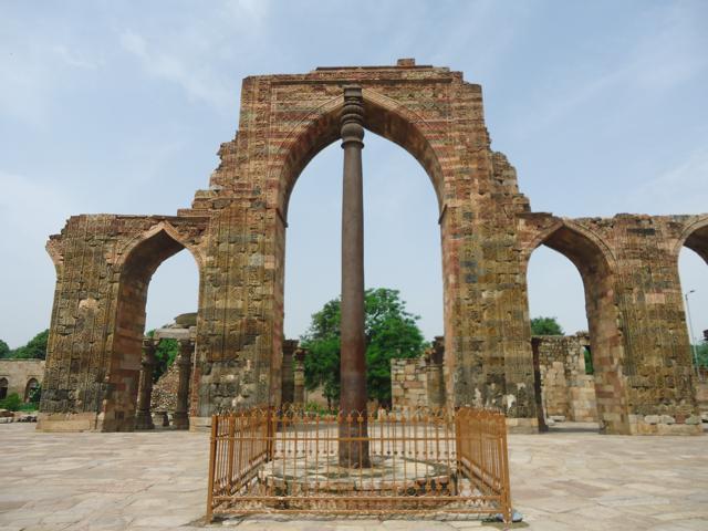 Outras ruínas no Qtab Minar