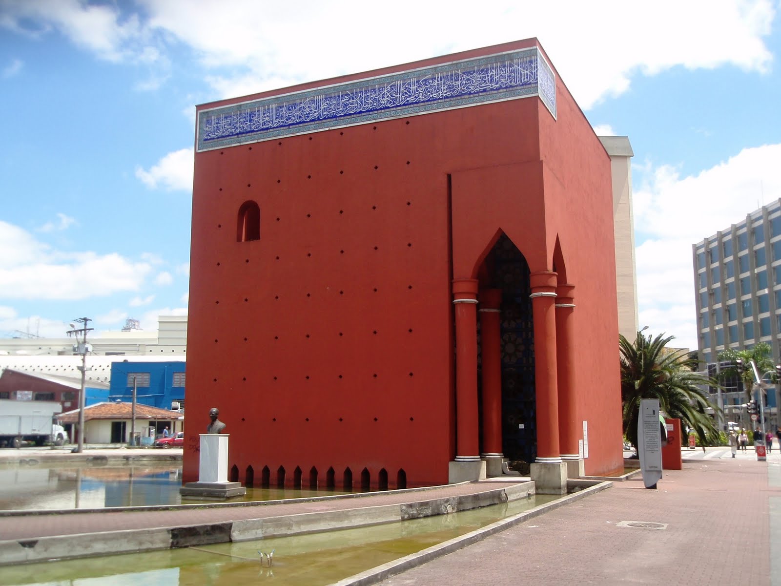 Memorial árabe em Curitiba (Imagem: reprodução