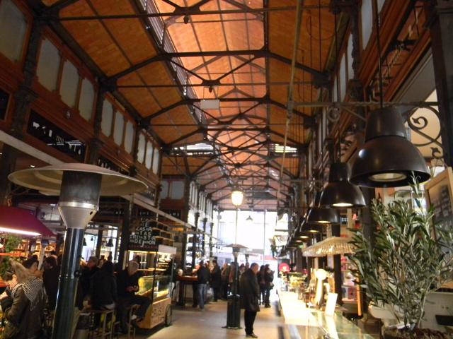 Interior do mercado 
