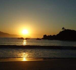 Praia do Aventureiro: um paraíso escondido em Ilha Grande
