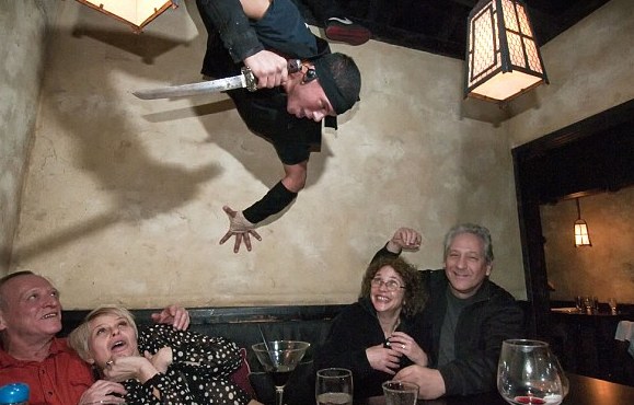 Garçons-Ninjas estão a todo momento dando sustos - Foto: divulgação