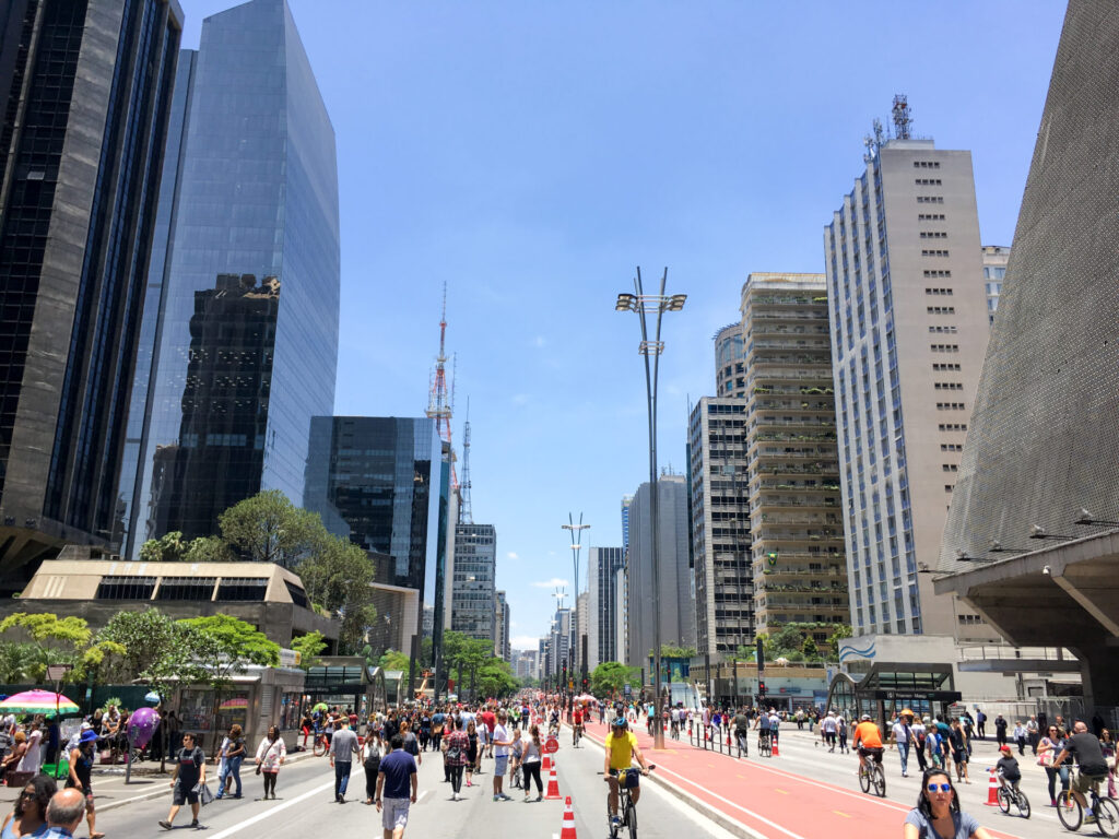 Avenida Paulista aberta