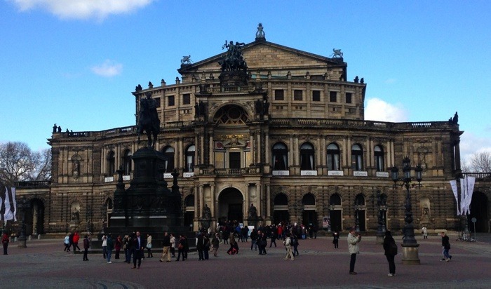 A Casa de Opera Semperoper, em Dresden.