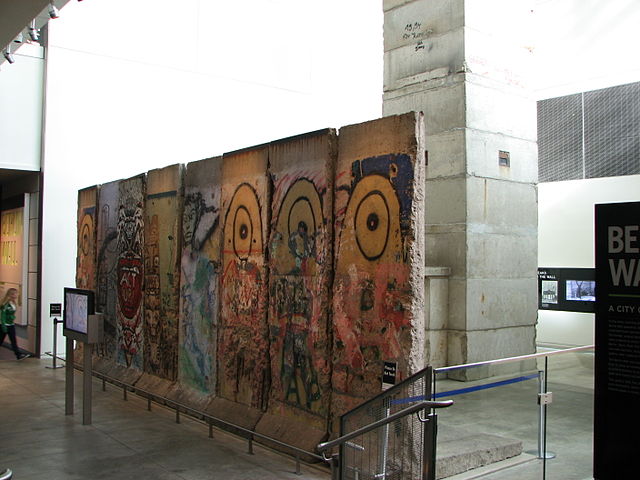 O lado pichado do muro de Berlim