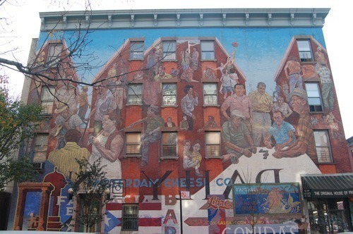O mural iniciado em 1973, Spirit of East Harlem