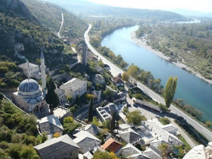 A vista da cidade medieval de Pocitelj (Foto: naokolii.si)