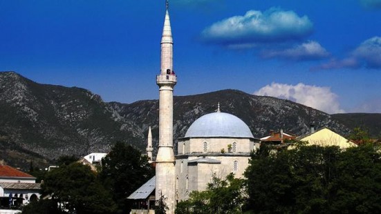 Do minarete da mesquita é possível ter uma visão panorâmica da cidade (Foto: panoramio.com)