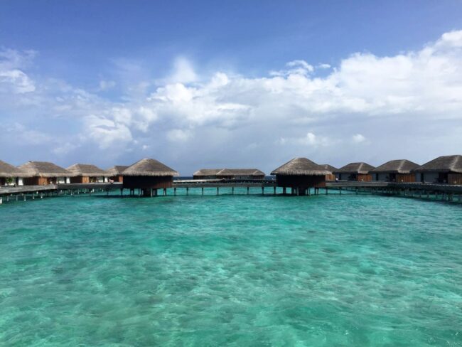 Bangalôs do Velaa Private Islands, hotel super luxuoso nas Maldivas.