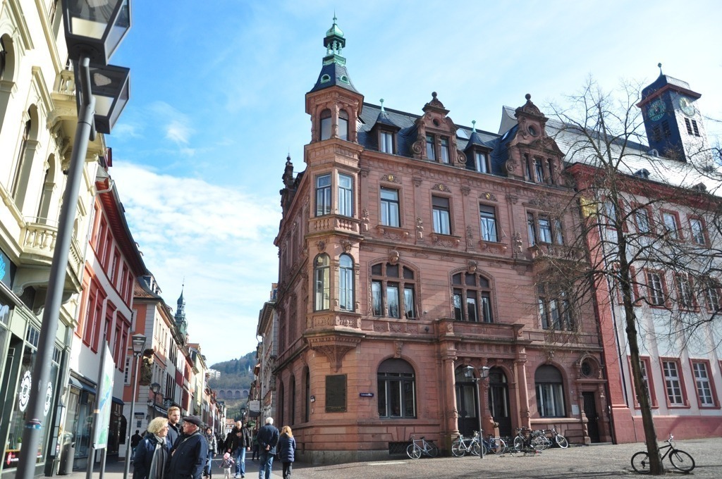 Fachada do prédio antigo da universidade de Heidelberg.