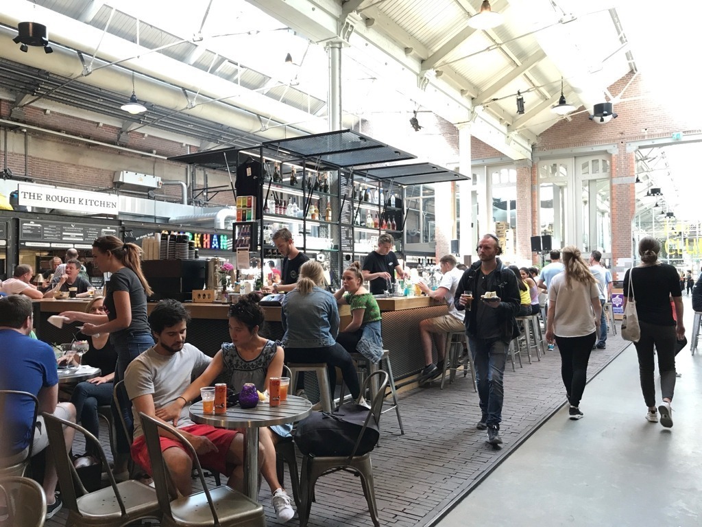 Foodhallen, o mercado gastronômico de Amsterdam
