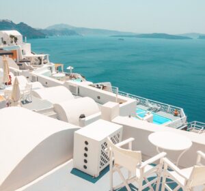 Onde ficar em Santorini? Dicas de cidades, hotéis e regiões!