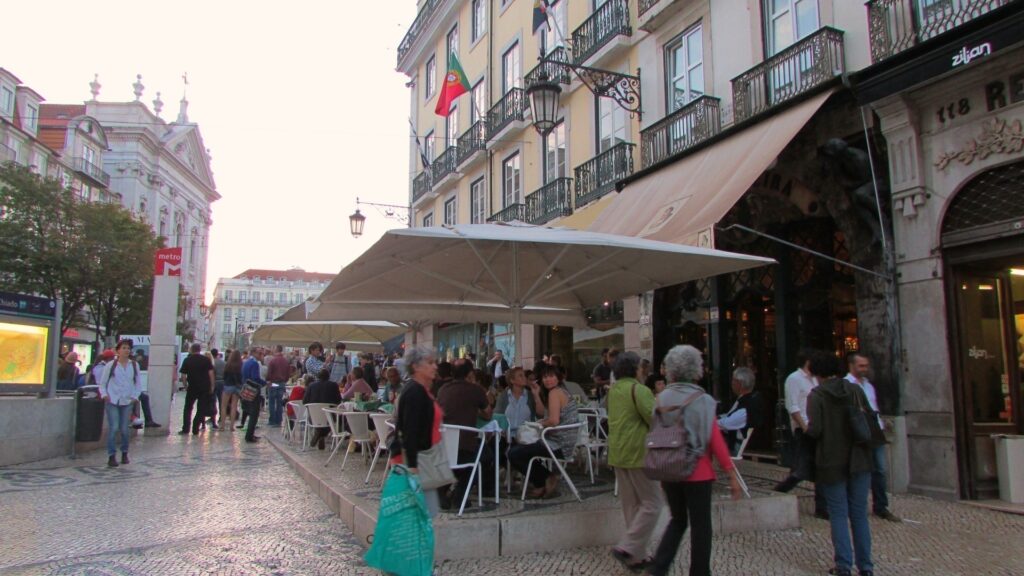 Fachada do café A Brasileira em Lisboa