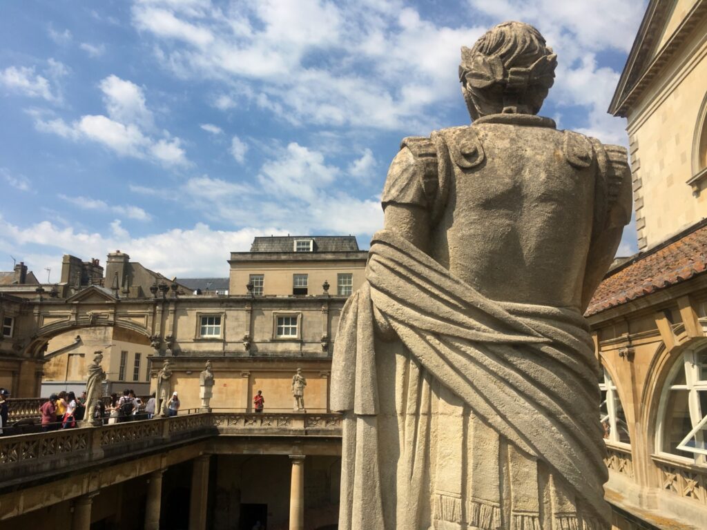 estátua romana em Bath