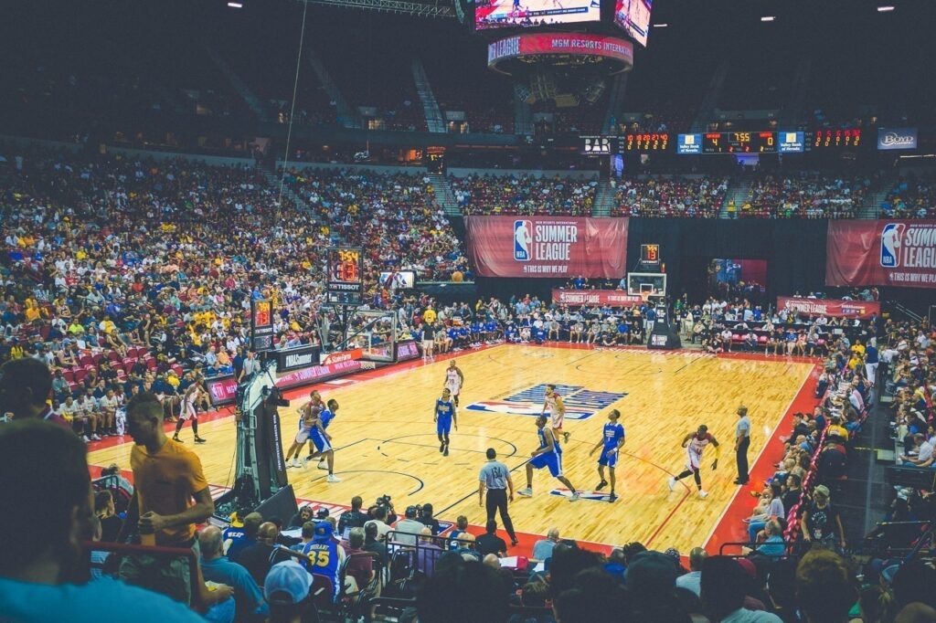 LUGAR NO JOGO DE BASQUETE DA NBA