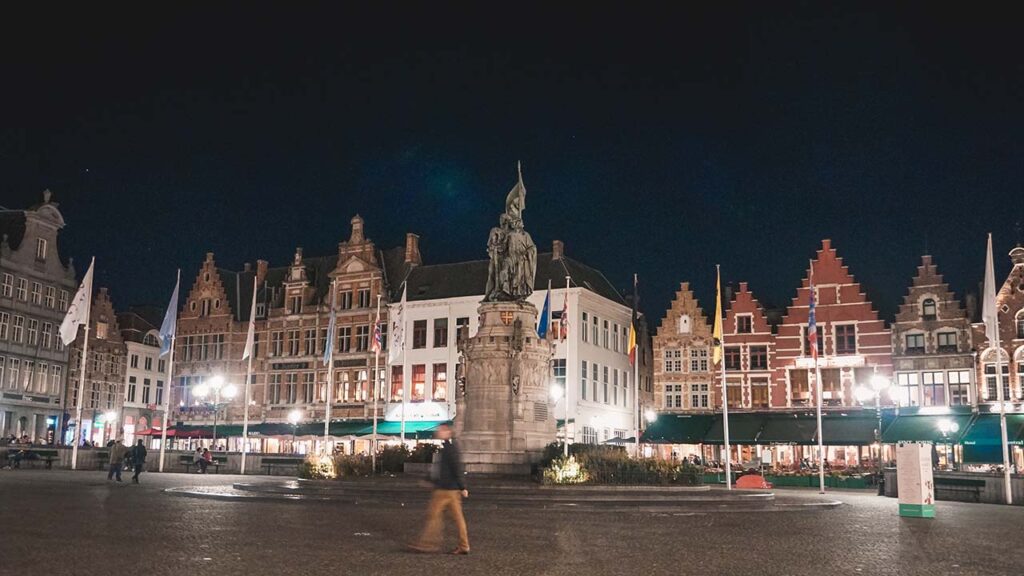 o que fazer em Bruges a noite