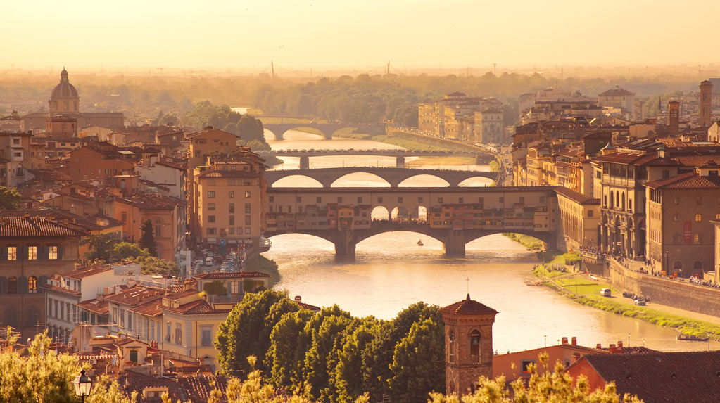 Pontes de Florença no por do sol