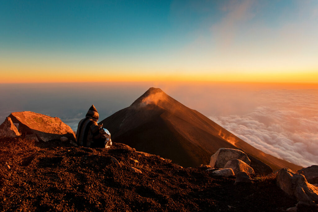 lugares mais bonitos do mundo: Vulcão Acatenango Guatemala