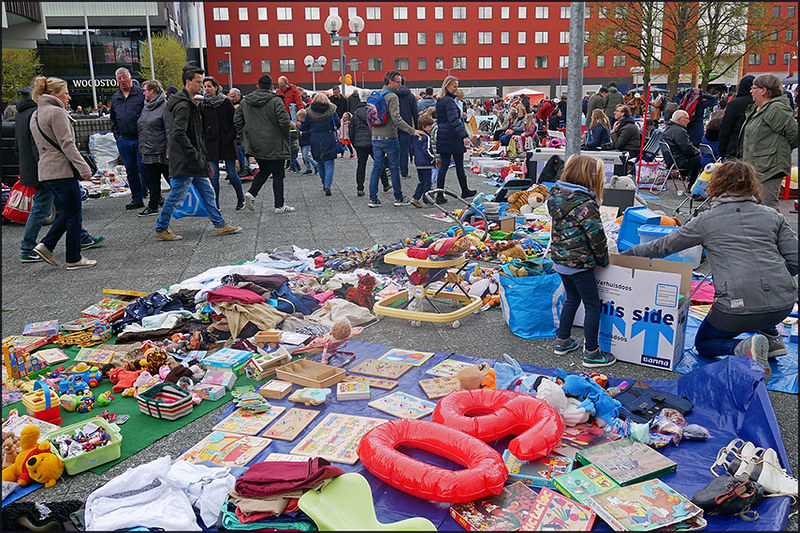 flea market king's day holanda